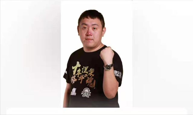 拳皇97夜枫为什么打不过河池？（夜枫和河池哪个更强）